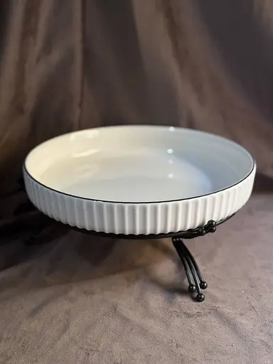 Сервировочное блюдо 1572B из керамики на металлической подставке 25,5 см - фото 2