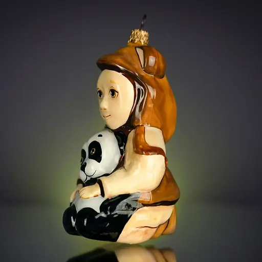 Елочное украшение Різдвяні історії Малыш с пандой стекло (4820001045253) - фото 2