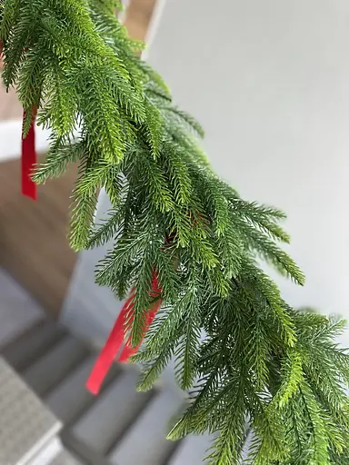 Хвойна гірлянда Hvoya Forest лита зелена з салатовими кінчиками (5 шт. x 2 м) - фото 6
