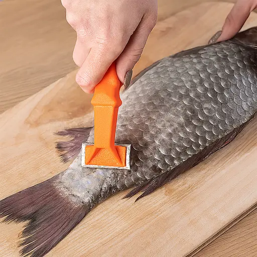 Рибочищення скребок для рибної луски з пластиковою ручкою 15.5 см Жовтогарячий, Kitchen Master Помаранчевий 87614 - фото 2