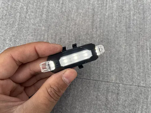 Велосипедная мигалка с белым светом Rapid X MKL-780 боковая вело фара габарит аккумуляторный Micro-USB - фото 9