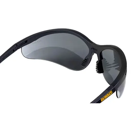 Очки DeWalt Reinforcer тонированные поликарбонатные с мягкими резиновыми накладками на скобках и носодержателями (DPG58-2D) - фото 5