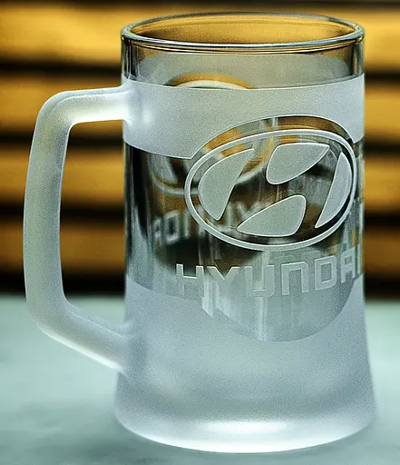Пивний кухоль Hyundai Хюндай 660 мл з гравіюванням Подарунок автолюбителю  Келих з логотипом авто та легендарний слоган - фото 2