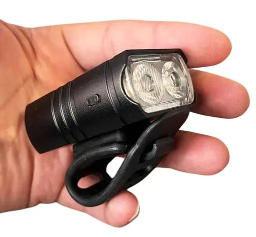 Вело фара передняя Bike Light 305 аккумуляторный велосипедный водонепроницаемый фонарь с креплением - фото 8
