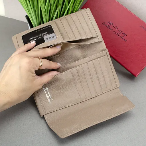 Гаманець жіночий шкіряний De Esse  LC68900-98 на магніті бежевий - фото 4