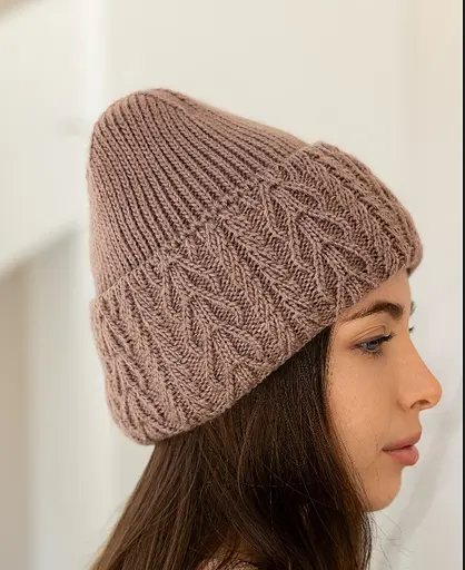 Женская вязаная шапка джулия 20% шерсть с отворотом Мокко - фото 2