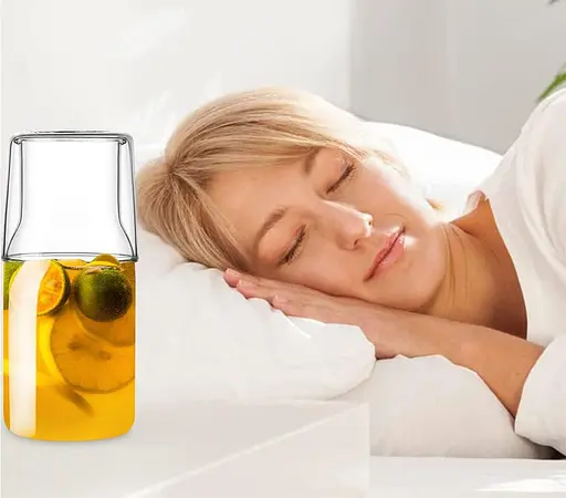 Hniuyun 4Pcs Прикроватный набор для хранения воды со стаканом, прозрачный стеклянный кувшин для воды для сока 550 мл, стеклянная бутылка - фото 2