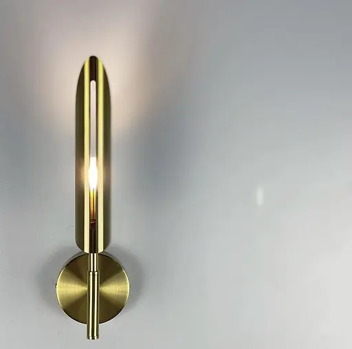 Бра в корпусі латунь з металевим видовженим плафоном Line F W 1825 - фото 7