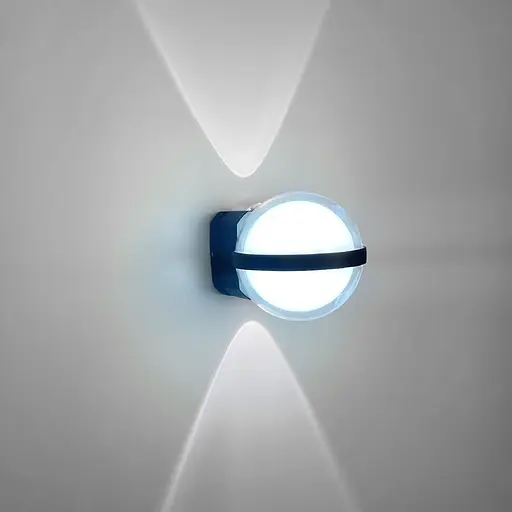 Бра у чорному корпусі зі світловим плафоном-кулькою | Line F | Арт. W048/1 BK+WT - фото 5