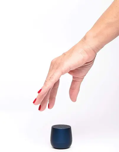 Портативний міні-динамік Lexon MINO+ Bluetooth з HD-звуком, що перезаряджається і з можливістю сполучення - темно-синій - фото 4