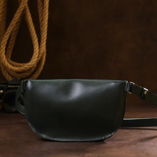 Шкіряна жіноча сумка на ремінь Shvigel 23х13х5 см sum0020171 - фото 7