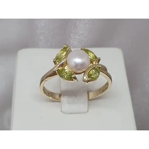 Золотое кольцо с жемчугом и хризолитом. 202269 19 - фото 3