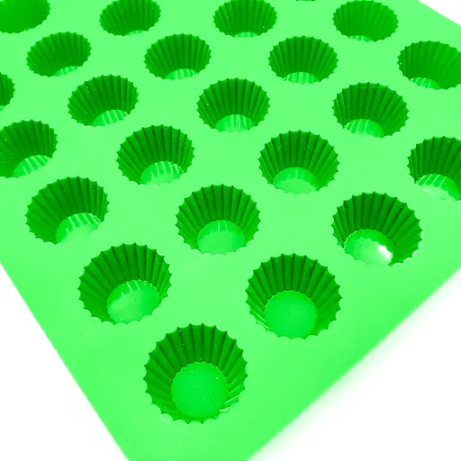 Силиконовая форма на планшете для конфет, шоколада, мини тортиков, желе, выпечки кексов и мини-маффинов, 30 ячеек Зелёный 88125 - фото 5