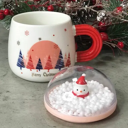 Чашка новогодняя Olens 8030-299 Снежный праздник с крышкой керамика 360 мл Белая - фото 2