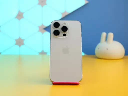 Смартфон Apple iPhone 15 Pro 256GB White Titanium (MTV43) Б/У [156957] - фото 6