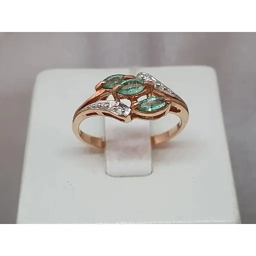 Золотое кольцо с бриллиантами и изумрудом. RE70016K 17 - фото 2