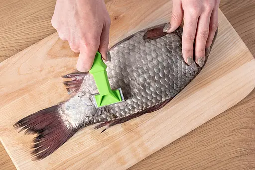 Рибочистка шкребок для рибної луски із пластиковою ручкою 15.5 см, Kitchette Салатовий 83651 - фото 5