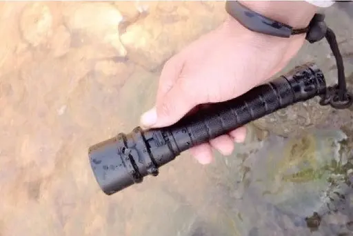 Фонарь подводный Police 8799 T6 Фонарик для дайвинга - фото 6