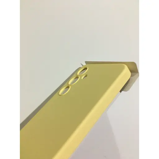 Оригинальный силиконовый чехол Samsung Silicone Case для Samsung Galaxy S24 FE Yellow EF-PS721CYEGWW - фото 7