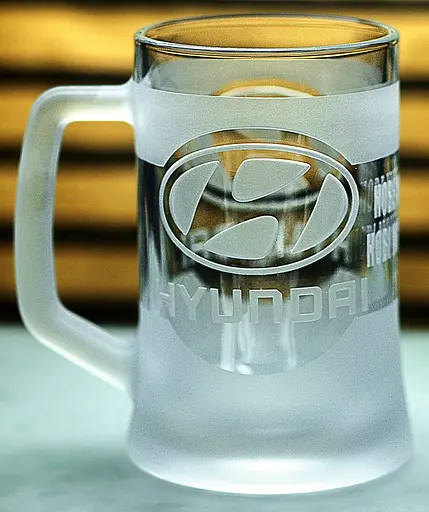 Пивний кухоль Hyundai Хюндай 660 мл з гравіюванням Подарунок автолюбителю  Келих з логотипом авто та легендарний слоган - фото 1