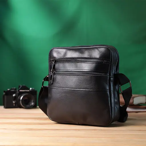 Мужская классическая сумка мессенджер из глянцевой натуральной кожи SHVIGEL 19х21х7 см sum0026999 - фото 9