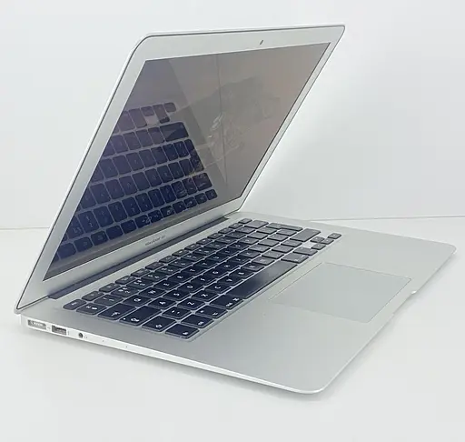 Ноутбук Apple MacBook Air 7,2 A1466 (C1MQ458ZG944) (i7-5650U/8/250SSD) - Class B - фото 2