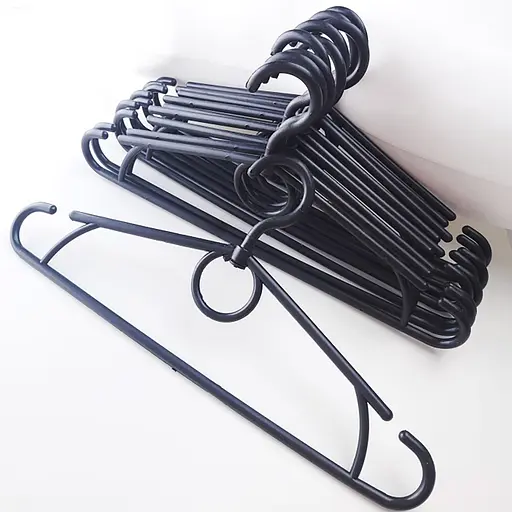 Плічка пластикові поворотні з посиленим плечем вішалка 42 см Чорний 81711 - фото 3