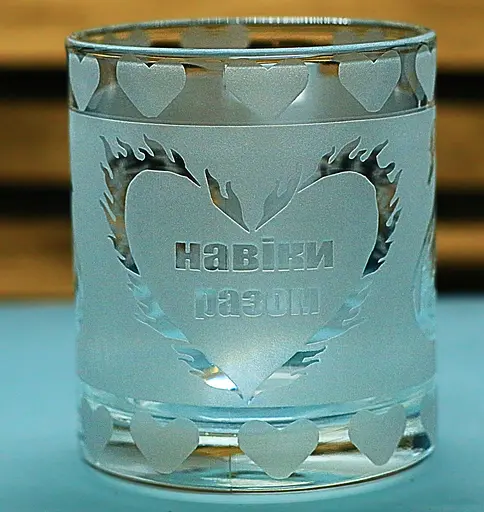 Скляна чашка 320 мл Лебеді з гравіюванням кухоль для закоханих  Подарунок на весілля річницю для коханих матова - фото 2