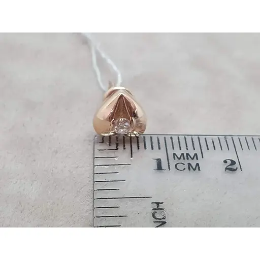 Золотые серьги-пуссеты ЮЗ "Багет" Сердечки с бриллиантами. 5031135 - фото 4