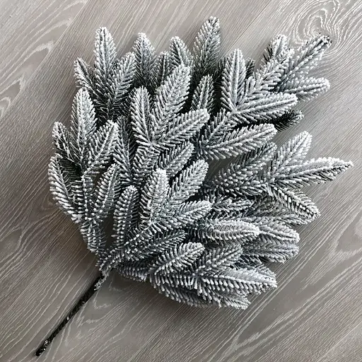 Декоративна штучна хвоя Hvoya Classic лита гілка ялинки засніжена 60 см