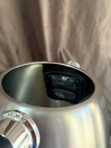 Электрочайник Grunhelm EKS-25040 1.7л 2200Вт Черный/Серый - фото 4