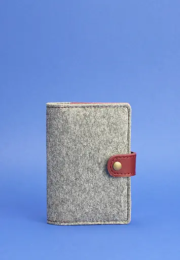 Фетровая обложка для паспорта 3.0 с кожаными бордовыми вставками - фото 2