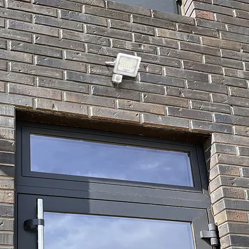 LED прожектор VIDEX F2e 20W 5000K с датчиком движения и освещенности - фото 6