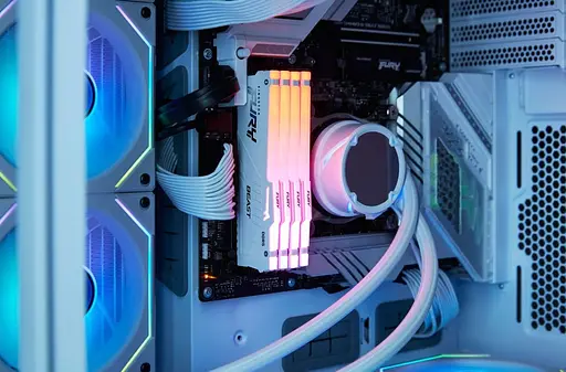 Память для ПК Kingston DDR5 32 ГБ 5600 FURY Beast Белый RGB XMP - фото 2