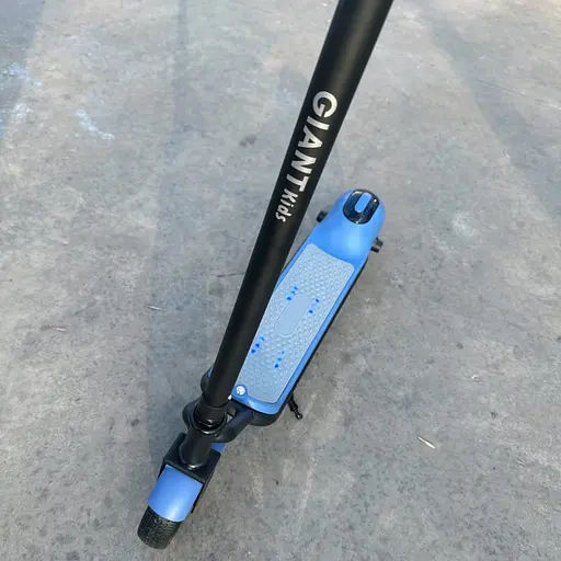 Электросамокат GIANT Kids ES1 4.4Ah Голубой , с LED подсветкой деки и колес - фото 7