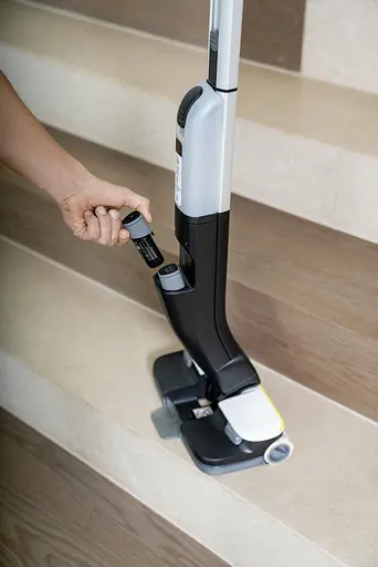 Пылесос моющий аккумуляторный Karcher FC 4-4 Battery Set (1.056-400.0) - фото 8