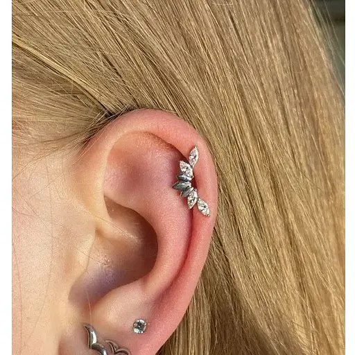 Срібна сережка для пірсингу хеліксу Ірій. 40067ШТ - фото 4