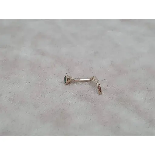 Золота сережка-пірсинг Dear в ніс Dear с фіанітом. 1023.1 Зелений - фото 2