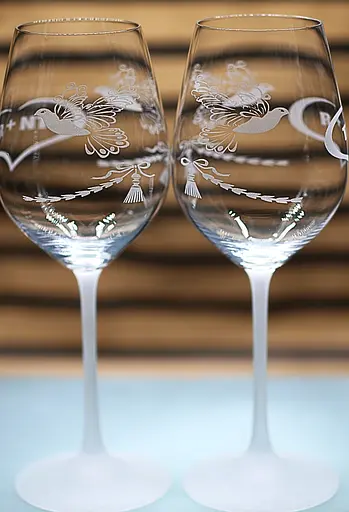 Набір винних келихів 480 мл Ти і Я з голубами весільні фужери  подарунок для пари - фото 4