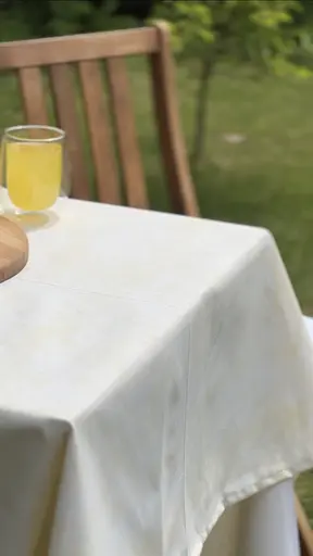 Водовідштовхувальна скатертина Мармур пісочний 110х110 см (+ 4 серветки 30х40 см) - фото 4