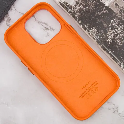 Шкіряний чохол Leather Case (AAA) with MagSafe and Animation для Apple iPhone 14 Pro Max (6.7) Orange - фото 6