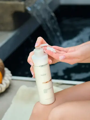 Зволожувальне молочко для тіла Christina Nude Moisturizing Body Milk 300 мл - фото 2