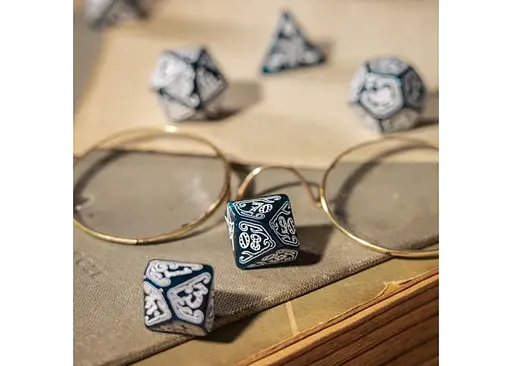 Набір кубиків Call of Cthulhu Abyssal & white Dice Set , 7 шт. (SCTH3F) - фото 7