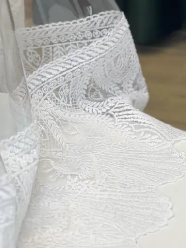 Силіконова скатертина з білим мереживом Рішельє 15 см 210х200 см - фото 4