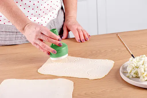 Вареничниця механічна ручна прес форма для вареників машинка для вареників Зелений, Kitchette 86309 - фото 3