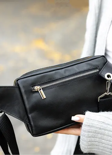 Женская кожаная сумка бананка Sambag Harvi черная 24×16×6 см (88213101) - фото 6