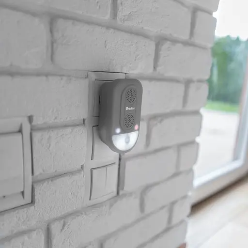 Електронний відлякувач гризунів Bradas зі світлодіодною лампою CTRL-ID302V - фото 4