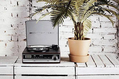 Проигрыватель виниловых пластинок Camry CR 1168 с радио и Bluetooth / MP3 / USB / SD / Запись - фото 8