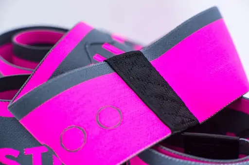 Набір тканинних гумок MadMax MFA-305 Hiploop для фітнесу та спорту 3 шт. Grey/Pink (MFA-305-3set) - фото 9