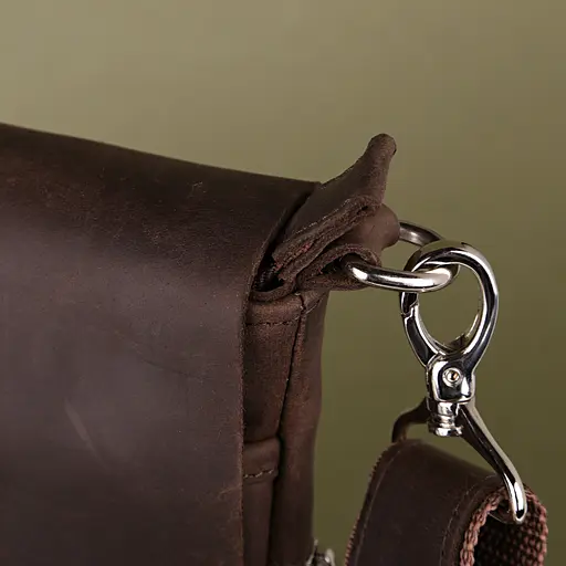 Чоловіча шкіряна сумка SHVIGEL 22х25,5х3-6,5 см sum0012622 - фото 4